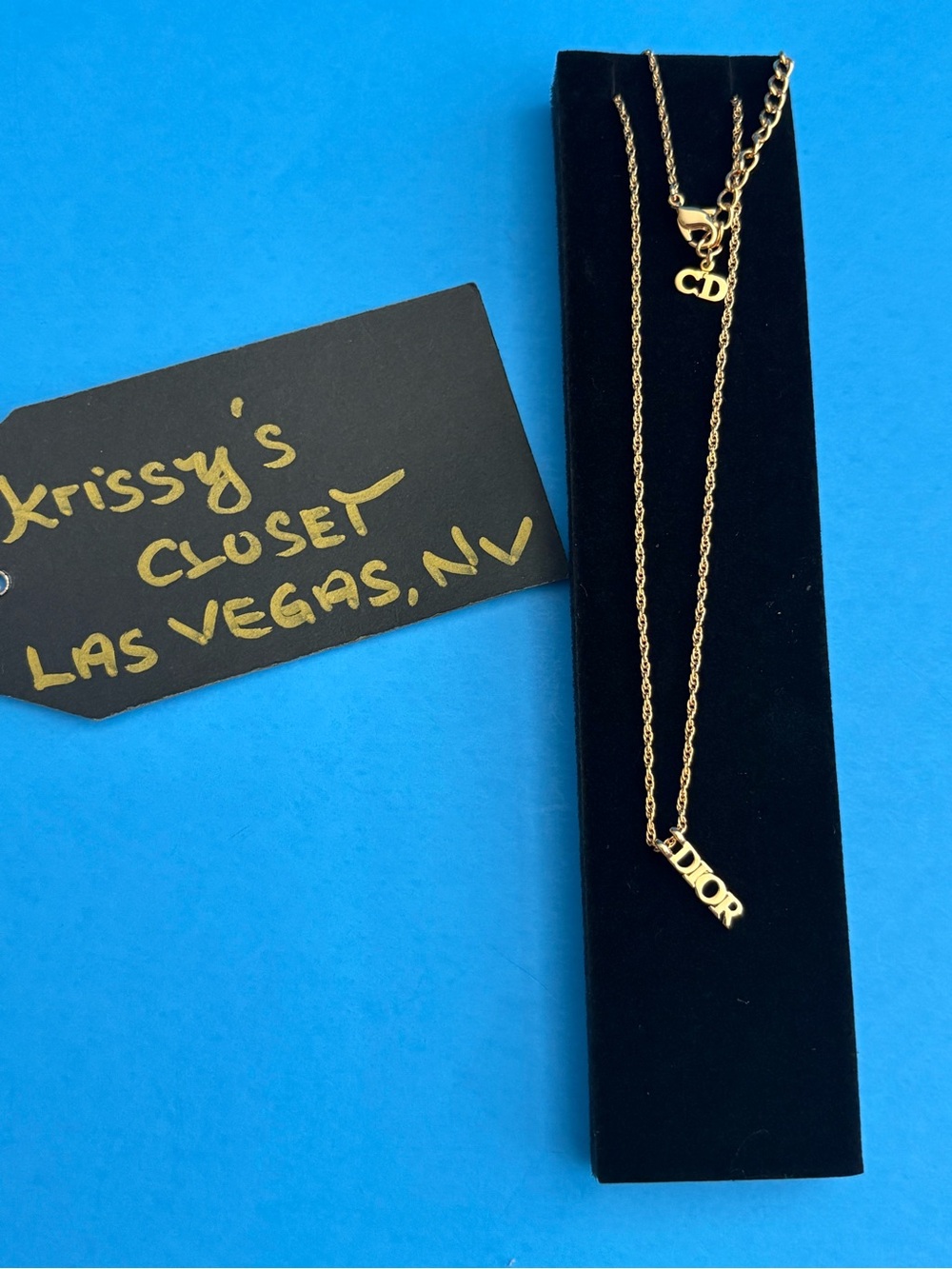 🌼 CD Christian Dior Vintage Gold-tone 'DIOR' Letter Pendant Necklace